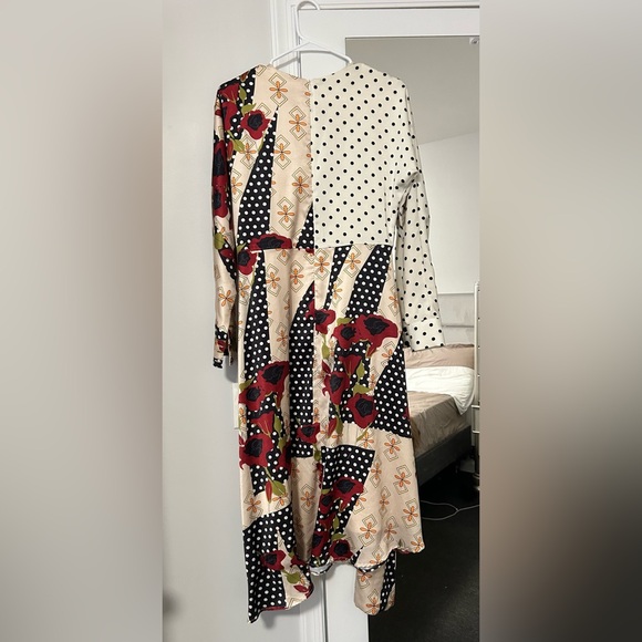 Handkerchief Cut Multicolored Dress midi - Picture 2 of 2